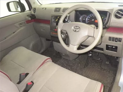 Toyota PIXIS SPACE