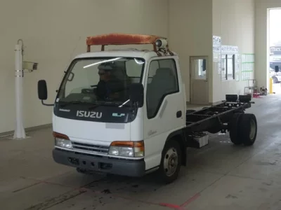 Isuzu ELF