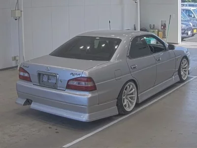 Nissan LAUREL