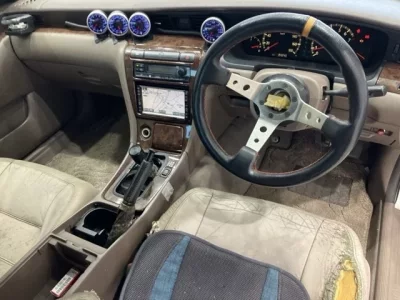 Nissan LAUREL