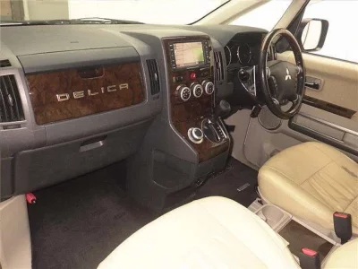 Mitsubishi DELICA D5