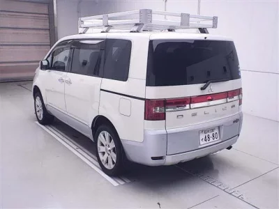 Mitsubishi DELICA D5