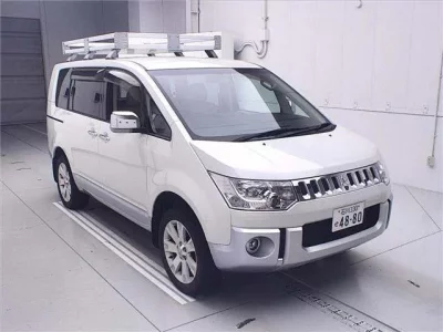Mitsubishi DELICA D5