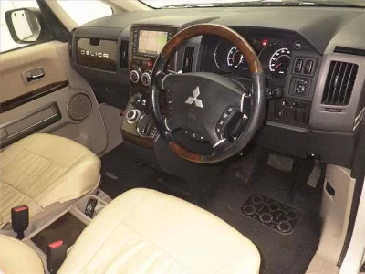 Mitsubishi DELICA D5