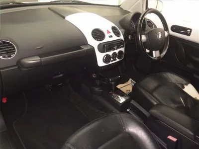 Volkswagen NEW BEETLE