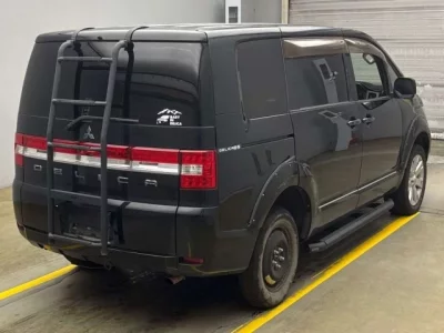 Mitsubishi DELICA D5