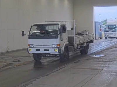 Nissan TRUCK