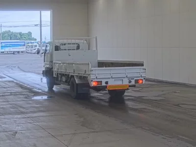 Nissan TRUCK