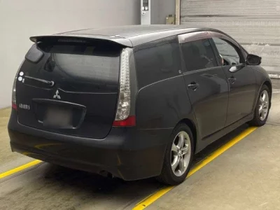Mitsubishi GRANDIS