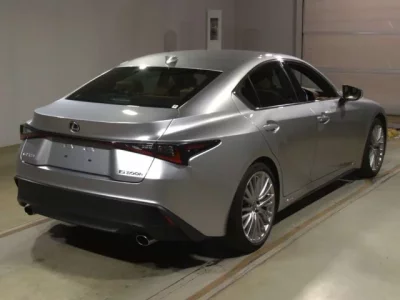 Lexus IS