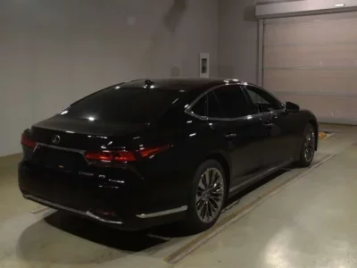 Lexus LS