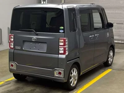 Toyota PIXIS MEGA