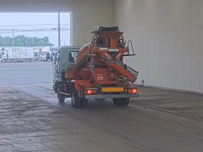 Nissan TRUCK