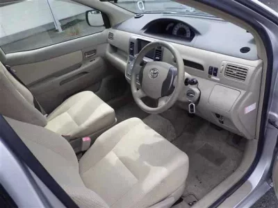 Toyota RAUM
