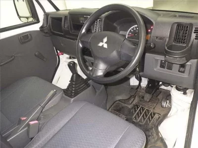 Mitsubishi MINICAB TRUCK