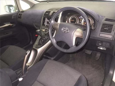 Toyota BLADE
