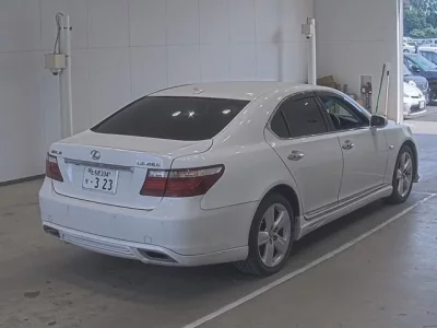 Lexus LS