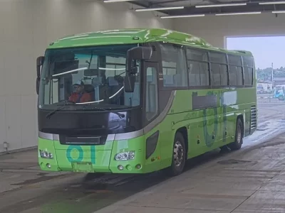 Isuzu BUS