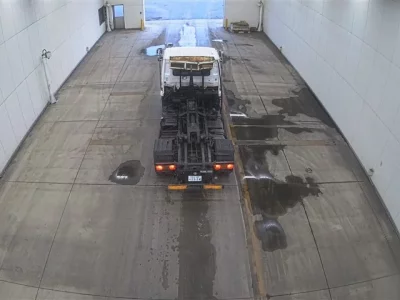 Nissan TRUCK