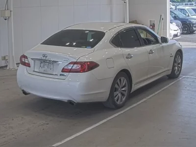 Nissan FUGA