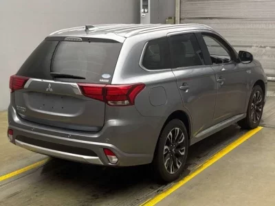 Mitsubishi OUTLANDER PHEV