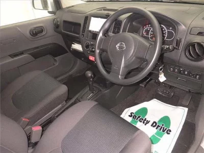 Nissan AD