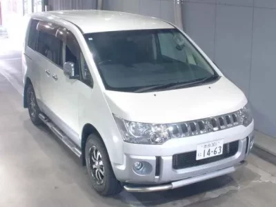 Mitsubishi DELICA D5