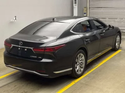 Lexus LS