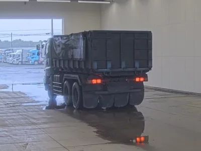 Hino TRUCK