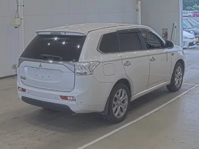 Mitsubishi OUTLANDER PHEV