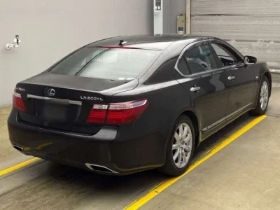 Lexus LS