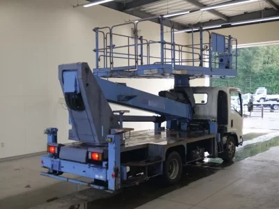 Isuzu ELF