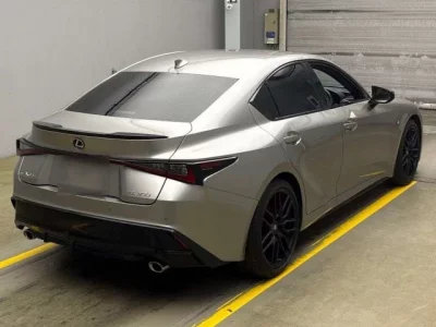 Lexus IS