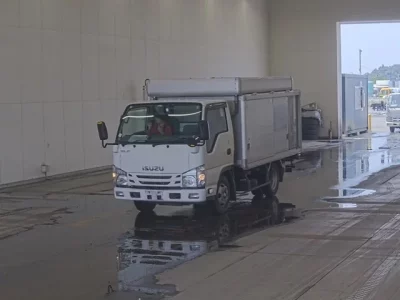 Isuzu ELF
