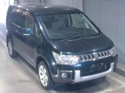 Mitsubishi DELICA D5