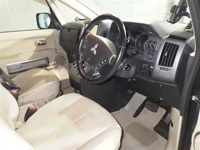 Mitsubishi DELICA D5