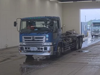 Hino TRUCK
