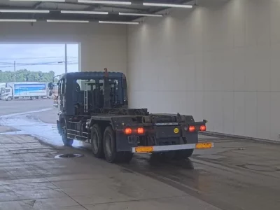 Hino TRUCK