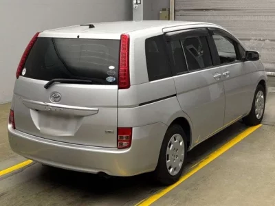 Toyota ISIS