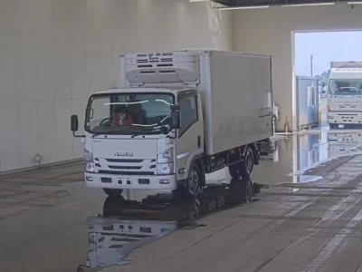 Isuzu ELF