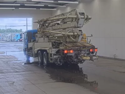 Nissan TRUCK