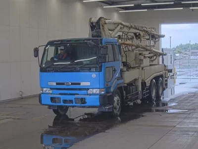 Nissan TRUCK