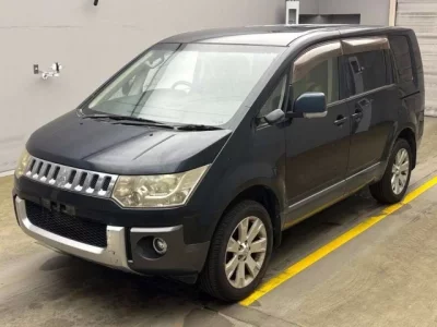 Mitsubishi DELICA D5