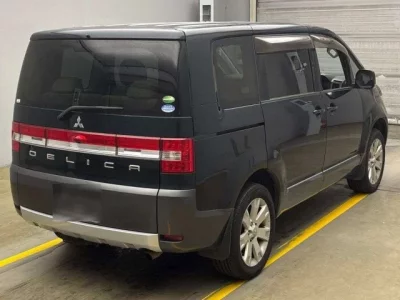 Mitsubishi DELICA D5