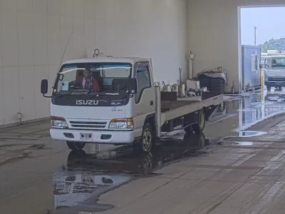 Isuzu ELF