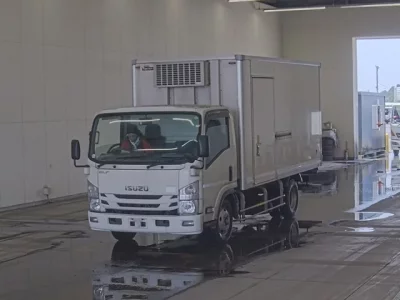 Isuzu ELF