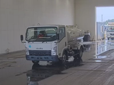 Isuzu ELF