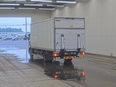 Mitsubishi FUSO FIGHTER