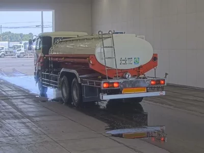 Nissan TRUCK