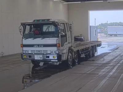 Isuzu TRUCK